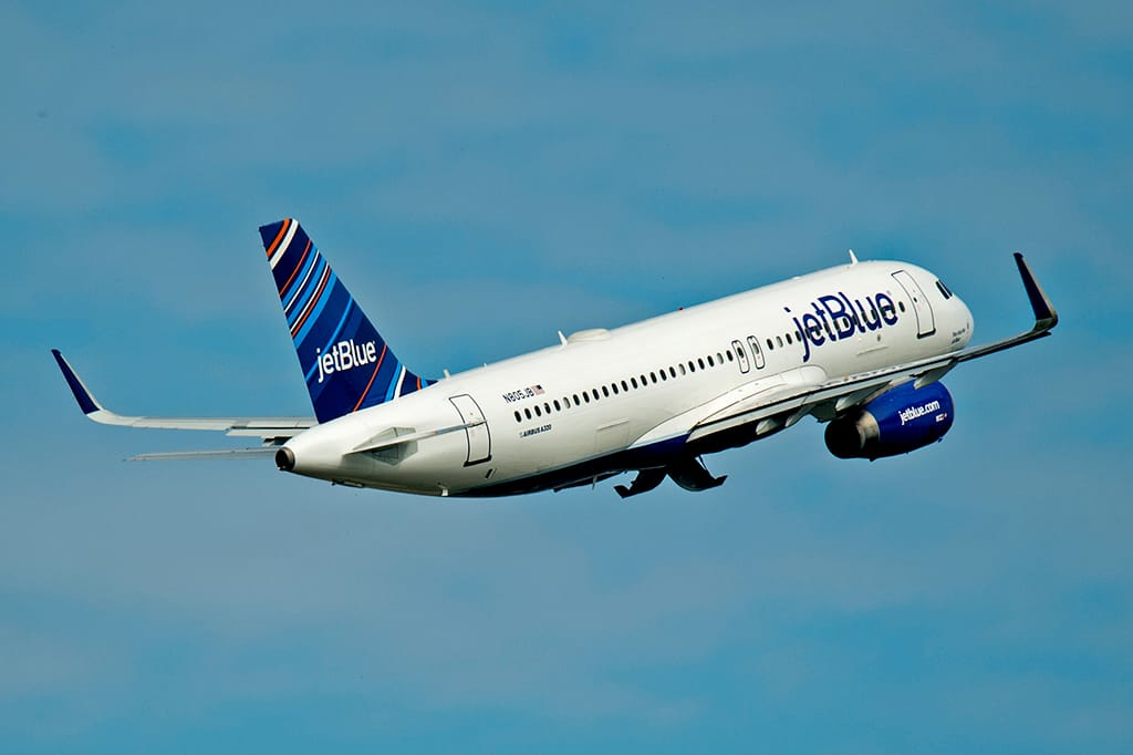 ¿Cómo sabe el estado del vuelo de JetBlue Airlines?