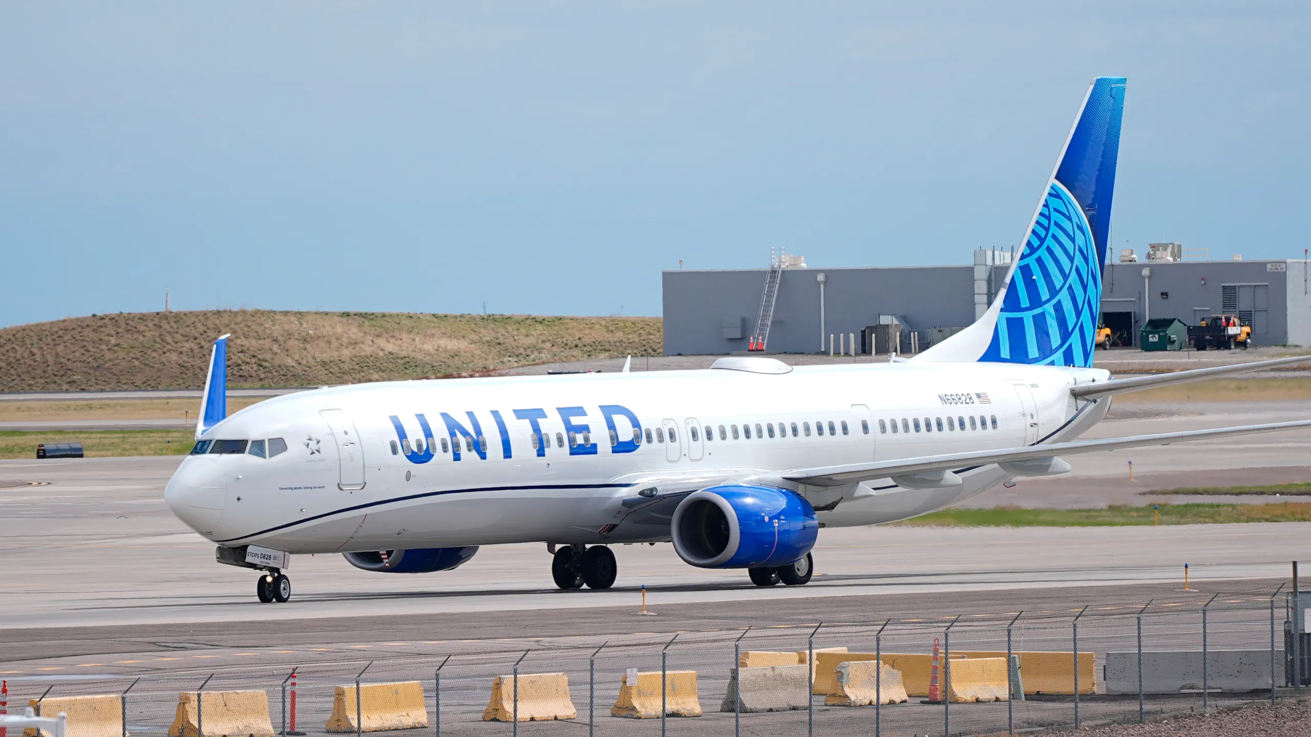 Cómo puedo comunicarme con el servicio de atención al cliente de United Airlines