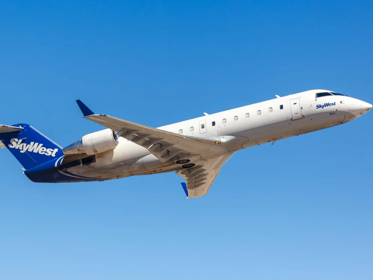 ¿Cómo reservo un viaje en grupo con SkyWest Airlines?