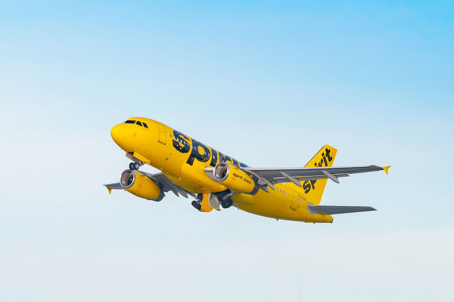 How does the Spirit Airlines low fare calendar work