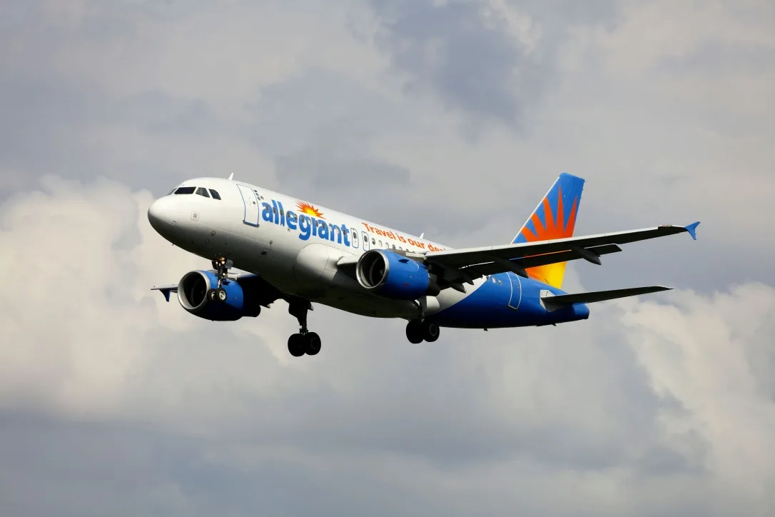 Política de cambio de nombre de Allegiant Airlines